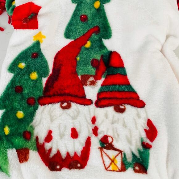 Merry & Bright Gnome and Christmas Tree Throw Blanket, White, 50x70 - Picture 4 of 8